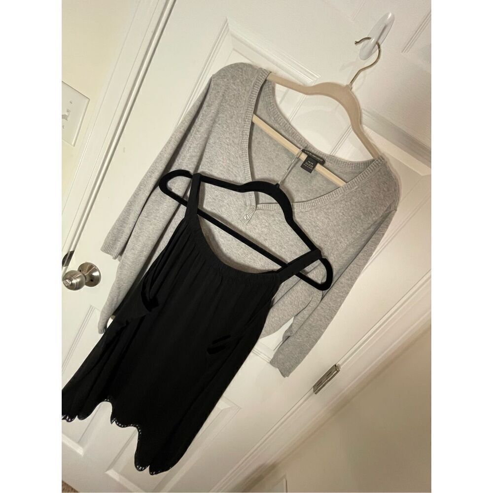 Lane Bryant women’s bundle 26/28 gray sweater and black tank